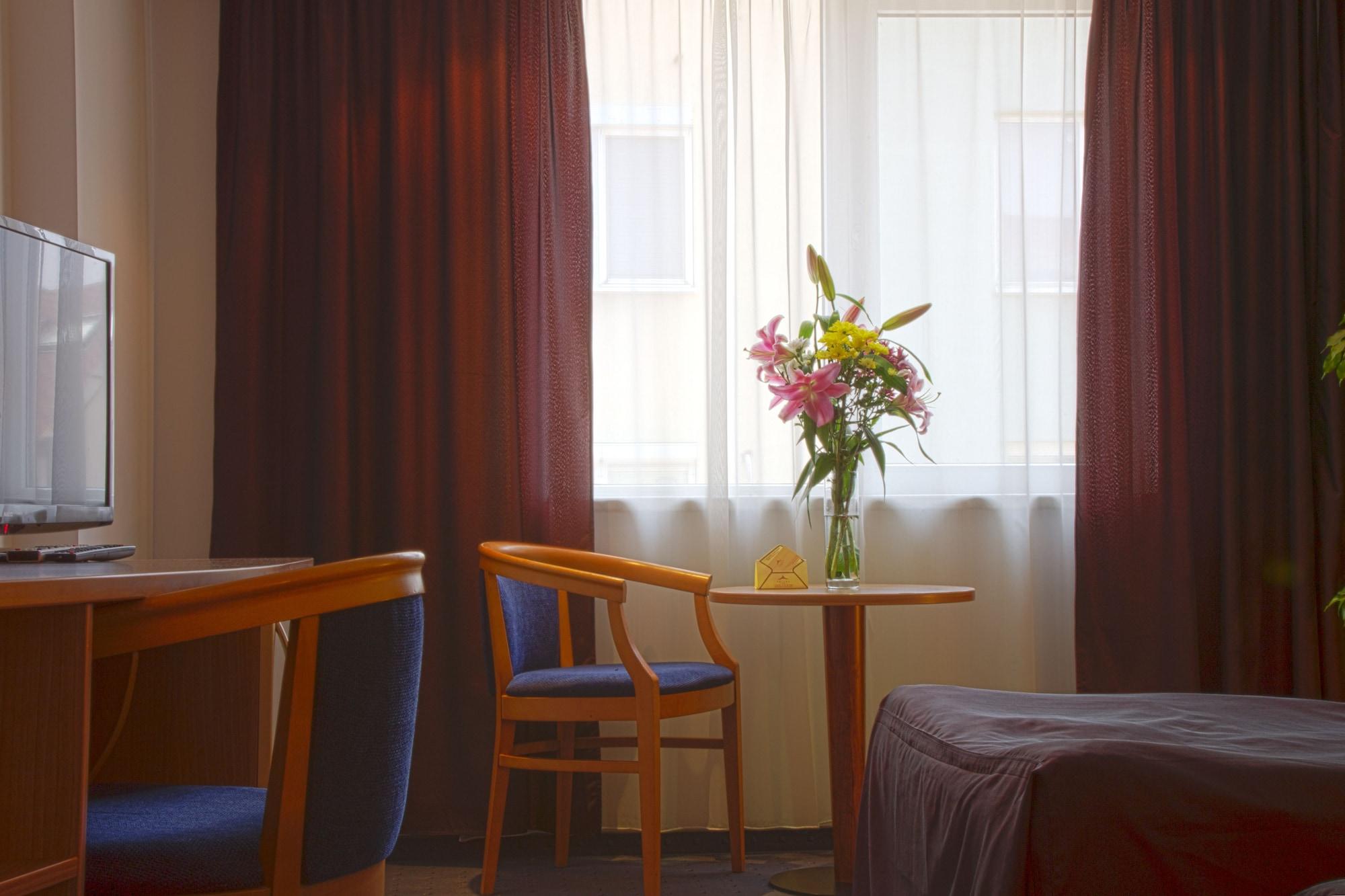 Triada Hotel โซเฟีย ภายนอก รูปภาพ